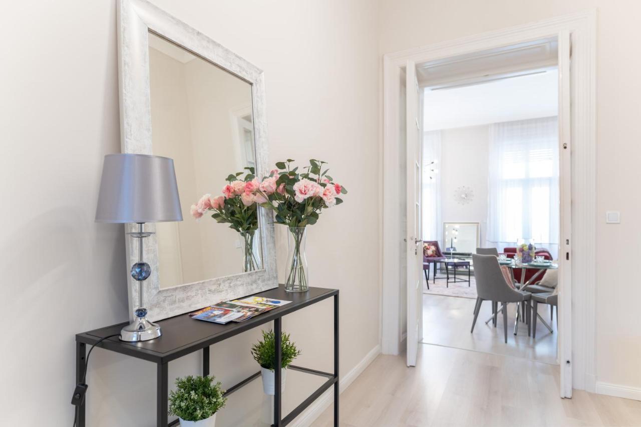 Milano Design Apartment City Center With Ac Budapeşte Dış mekan fotoğraf